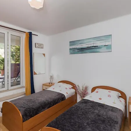 Apartment Mavi - Two-bedroom With Terrace And City View