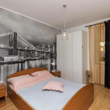 Apartment Mavi - Two-bedroom With Terrace And City View