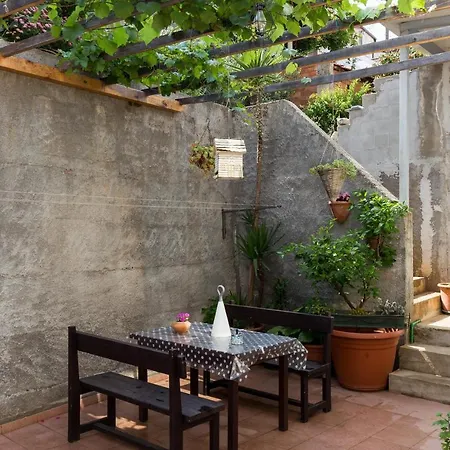 Mavi - Two-bedroom With Terrace And City View Apartment