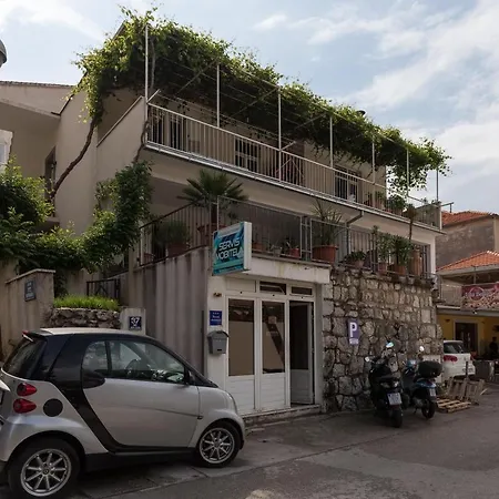 Apartament Mavi - Two-bedroom With Terrace And City View